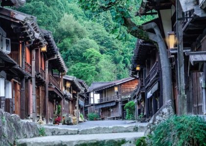 Circuit actif au Japon et en Corée du Sud : Randonnée sur le sentier Nakasendo et découverte de Séoul – 10 jours