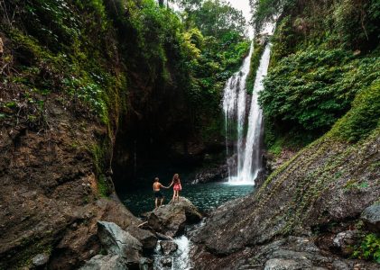 Découvrez les chutes d&rsquo;eau de Bali : Munduk, Pumeteran et Sanur – 7 jours