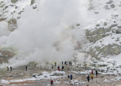 L&rsquo;hiver dans l&rsquo;est de l&rsquo;île d&rsquo;Hokkaido au Japon : Ski, Onsens et Volcans – 11 jours
